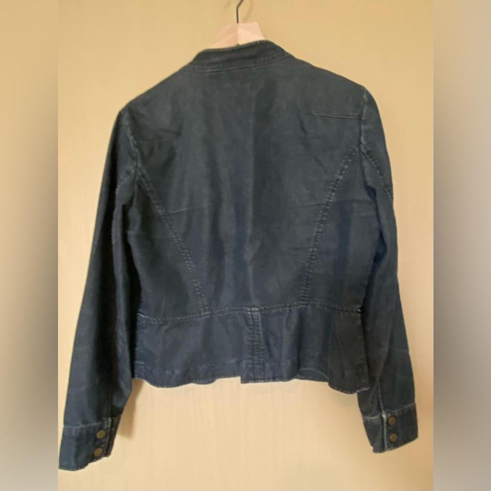 Denim moto jacket with snaps, zippers, and tailored fit. By Apostrophe stretch - Picture 2 of 5